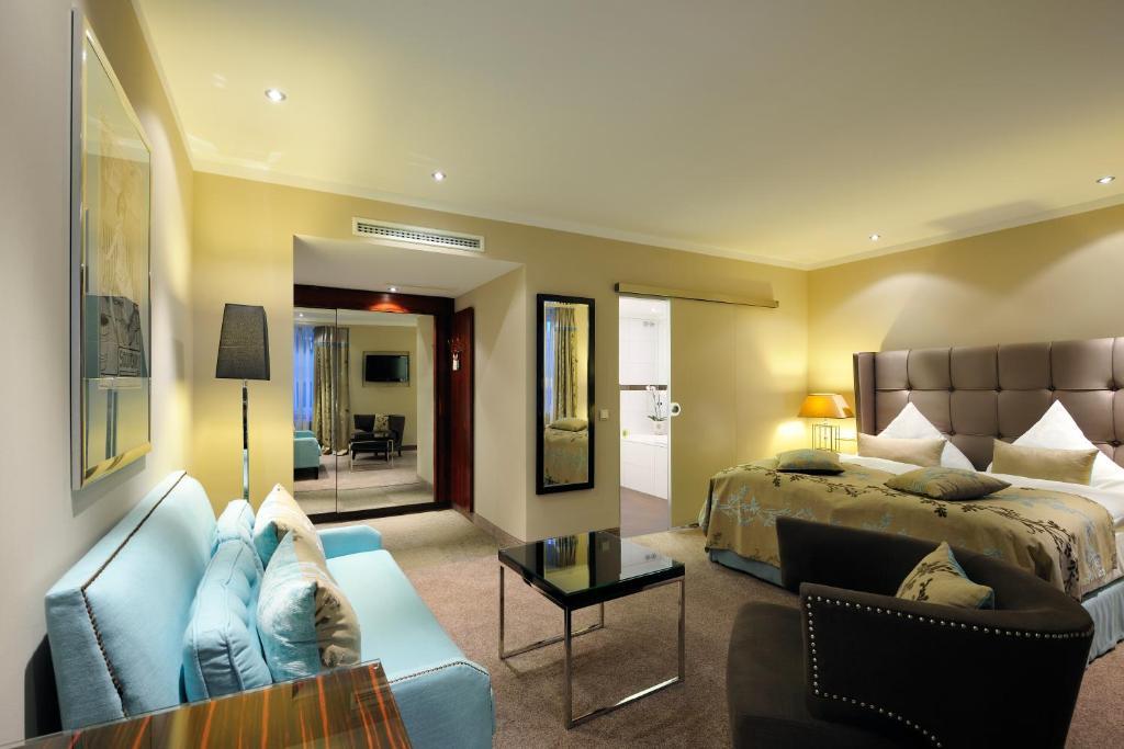 Deluxe Double Room,1705827564:JPEG