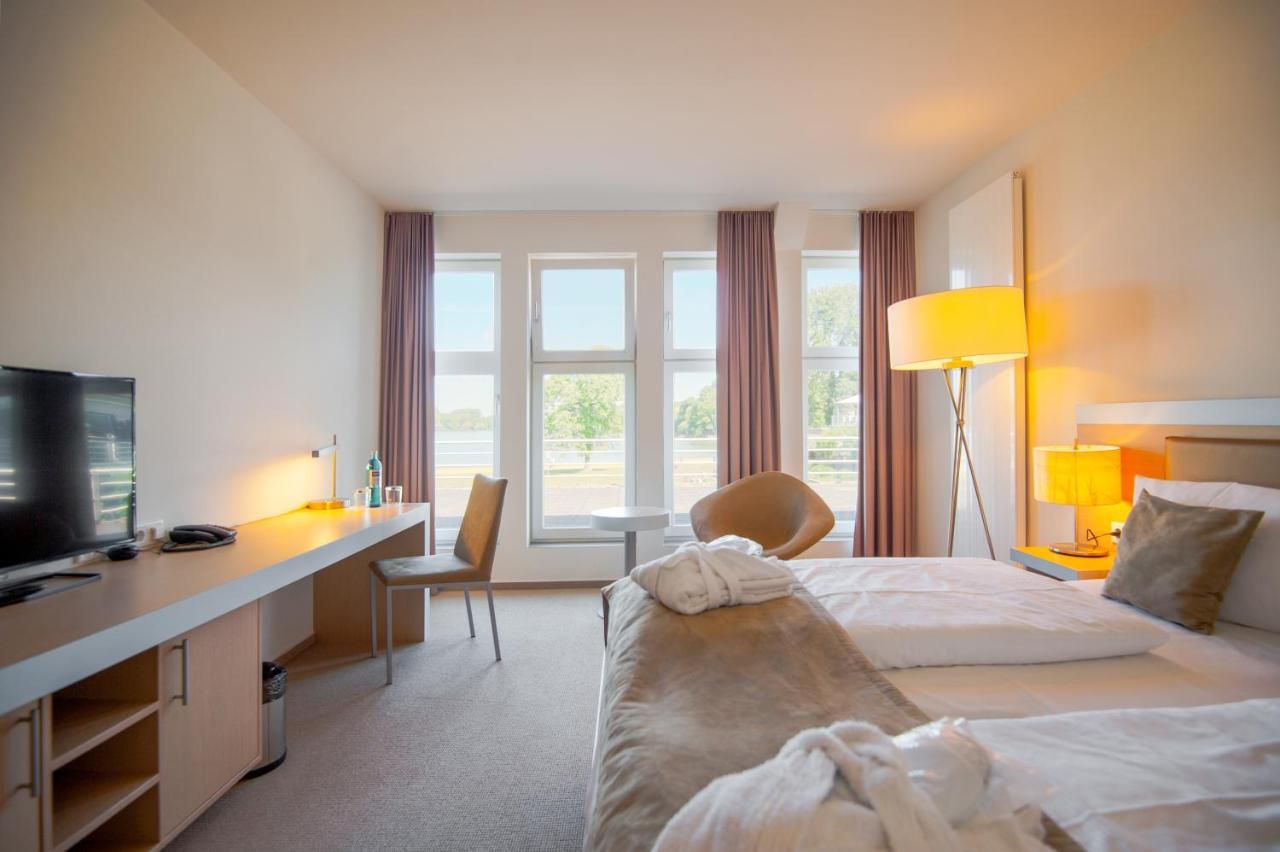 Double or Twin Room Lake View