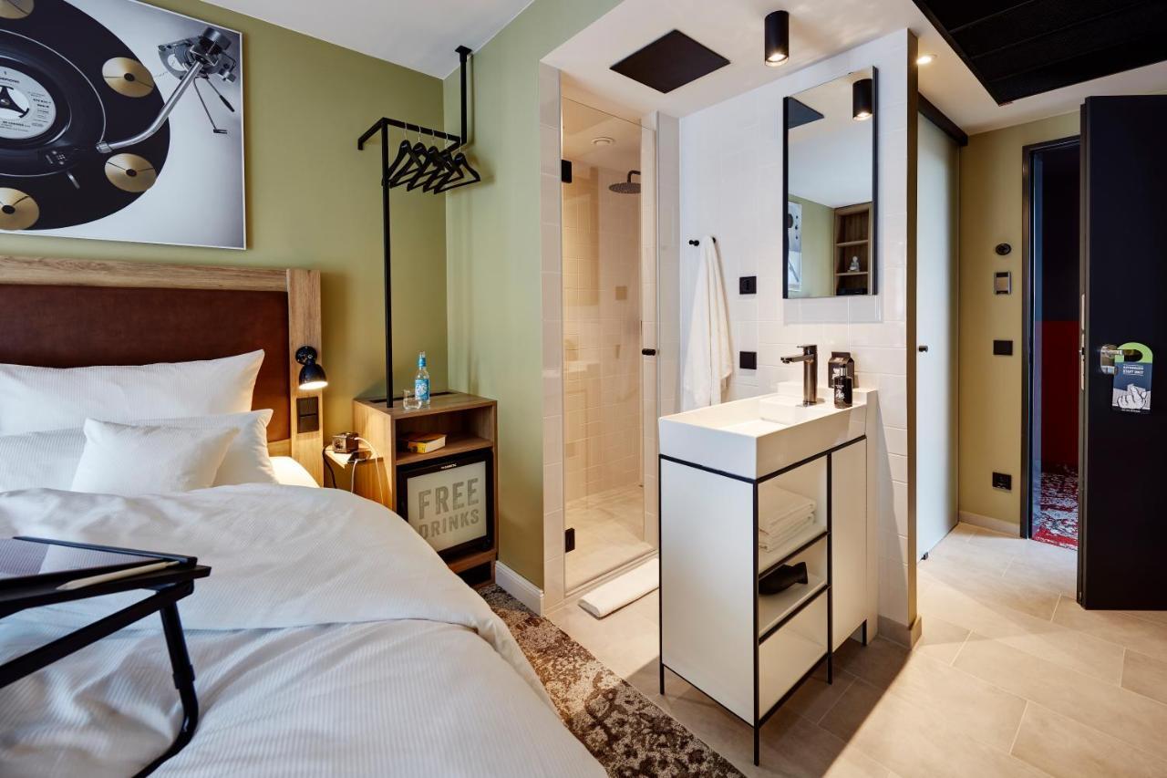 Double Room,996431338:JPEG